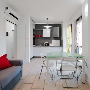 Xenia - New And Bright Urban Housing Milano